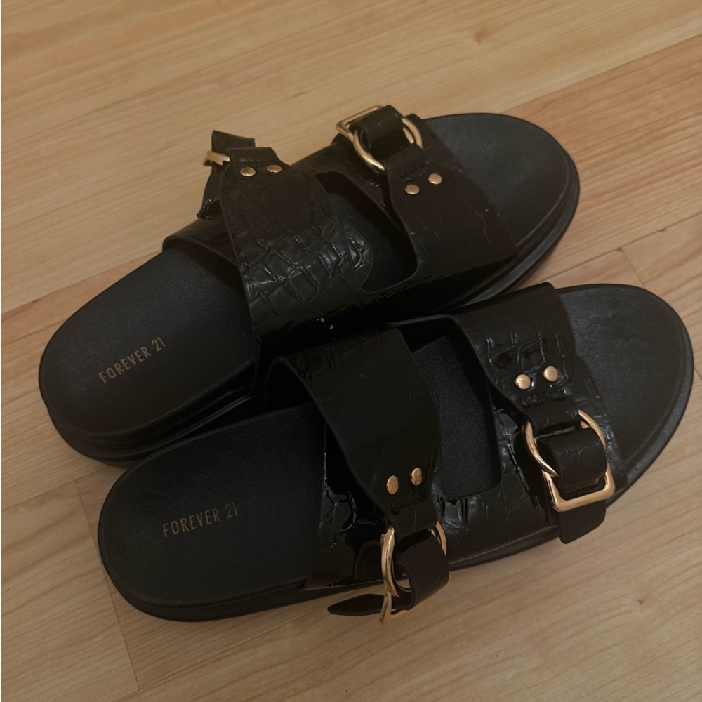 Forever 21 Black Croc-Embossed Platform Buckle Slide Mules - Picture 2 of 3